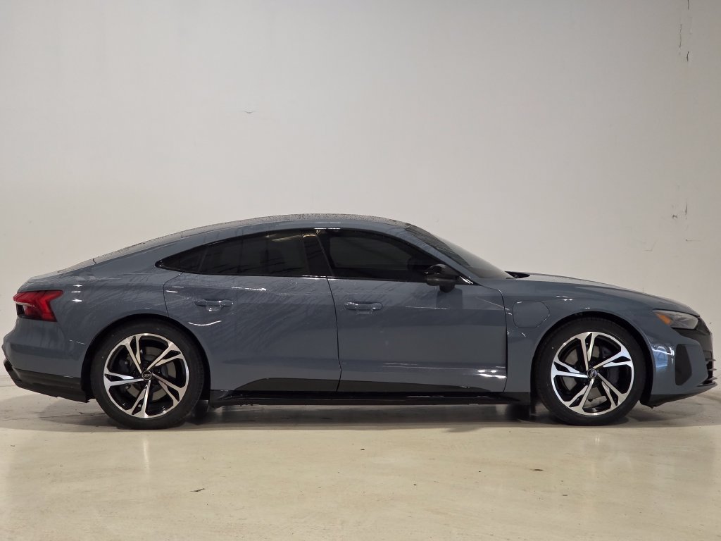 Certified 2023 Audi e-tron GT Prestige AWD/4WD image 4