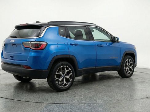 Used 2025 Jeep Compass Limited AWD/4WD image 7