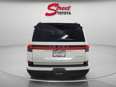 Used 2025 Lexus GX 550 w/ Accessory Package (2T) image 5