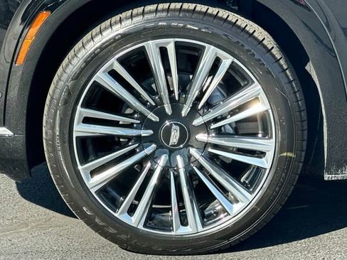 Used 2026 Cadillac Vistiq Premium Luxury w/ LPO, Floor Liner Package AWD/4WD image 24
