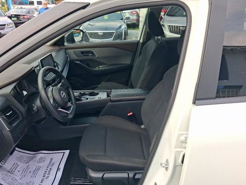 Used 2023 Nissan Rogue S FWD image 11