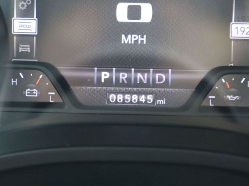 Used 2019 RAM 1500 Laramie AWD/4WD image 10