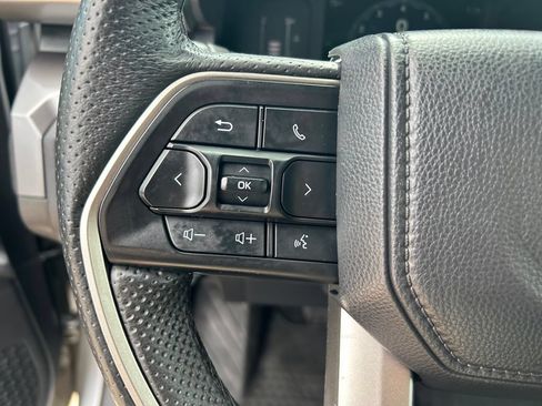 Used 2025 Toyota Tacoma SR5 AWD/4WD image 12