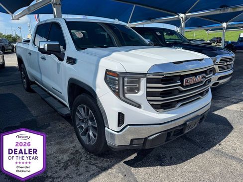 Used 2022 GMC Sierra 1500 SLT w/ X31 Off-Road Package AWD/4WD image 1