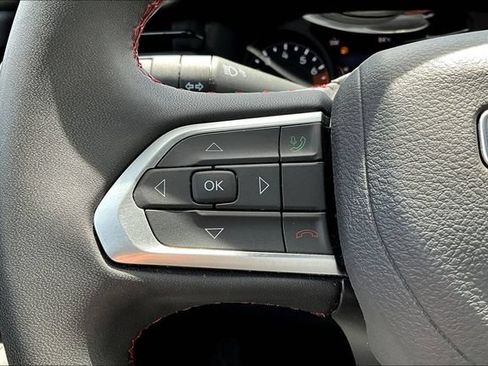Used 2025 Jeep Compass Trailhawk AWD/4WD image 11