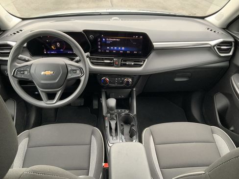 Used 2025 Chevrolet TrailBlazer LT image 46