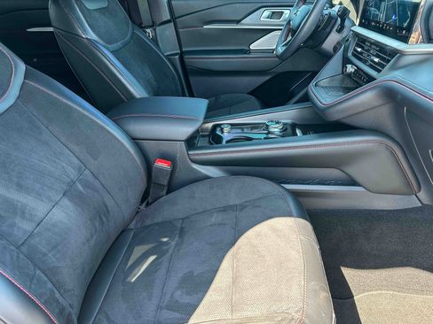 Used 2025 Ford Explorer ST AWD/4WD image 25