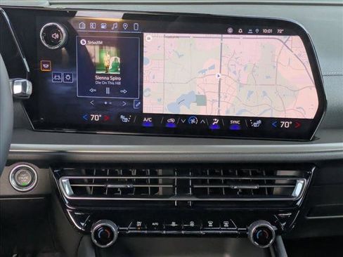 New 2026 Chevrolet Traverse LT image 13