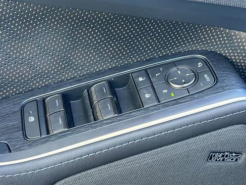 Used 2024 Lexus GX 550 w/ Accessory Package (31) image 11