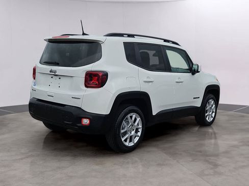 Used 2021 Jeep Renegade Latitude w/ Luxury Group I image 4