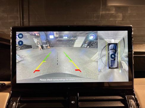 Used 2024 Lincoln Navigator Reserve AWD/4WD image 10