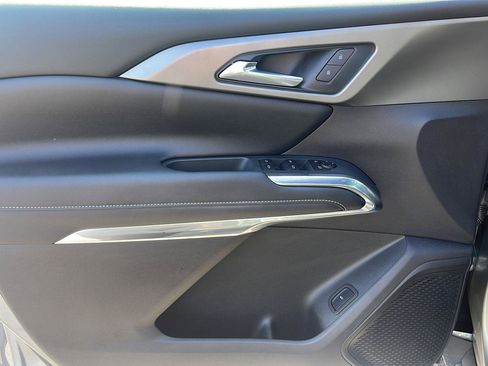 Used 2025 Chevrolet Traverse LT w/ LPO, Floor Liner Package FWD image 14