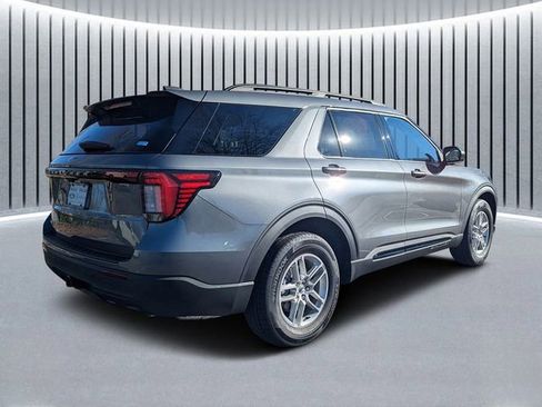 New 2026 Ford Explorer Active image 3