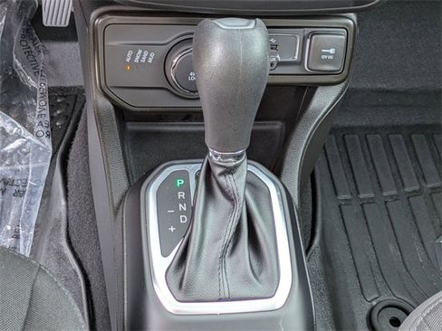 Used 2023 Jeep Renegade Altitude w/ Sun/Sound Group image 24