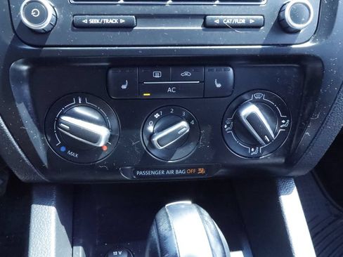 Used 2012 Volkswagen Jetta SE FWD image 21