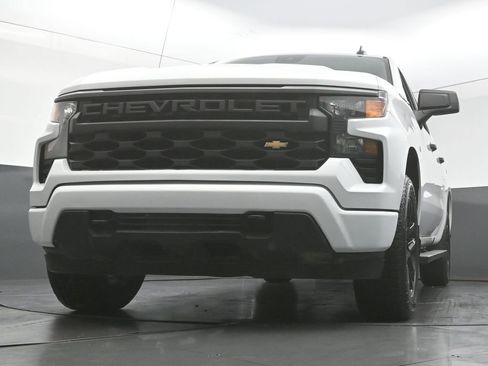 Used 2022 Chevrolet Silverado 1500 Custom image 46