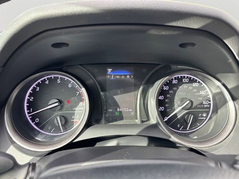Used 2022 Toyota Camry SE FWD image 29