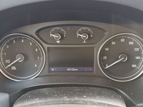 Used 2023 Buick Enclave Essence w/ Sport Touring Edition image 17