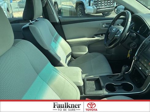 Certified 2016 Toyota Camry SE image 19