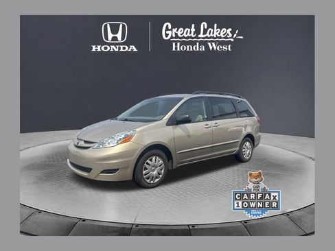 Used 2010 Toyota Sienna CE FWD image 1