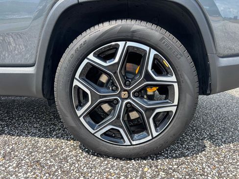 Used 2024 Rivian R1S Adventure AWD/4WD image 28