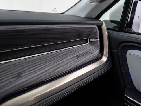 Used 2024 Rivian R1S Adventure image 29