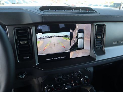 New 2025 Ford Bronco Badlands image 6