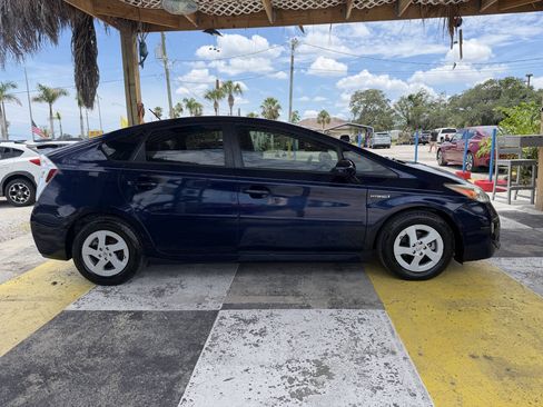 Used 2015 Toyota Prius Three w/ Solar Roof Package FWD image 4