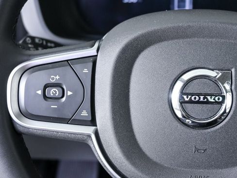 Certified 2025 Volvo XC60 B5 Core AWD/4WD image 11
