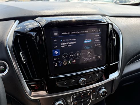 Used 2023 Chevrolet Traverse LT AWD/4WD image 24