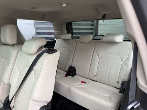 Used 2018 Ford Expedition Platinum image 10