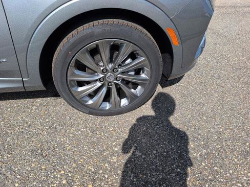 New 2026 Buick Envista Avenir FWD image 8