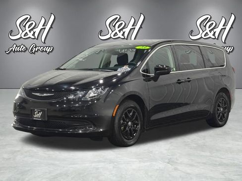 Used 2023 Chrysler Voyager LX FWD image 13