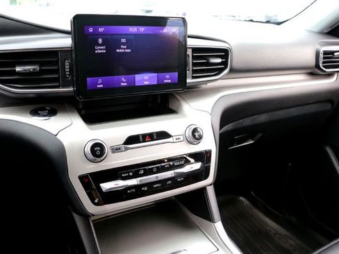 Used 2024 Ford Explorer XLT w/ Equipment Group 202A image 16