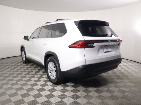 Used 2024 Toyota Grand Highlander XLE image 7