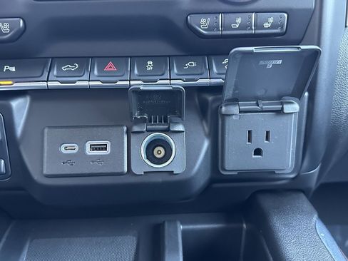 Used 2022 GMC Sierra 2500 SLT w/ SLT Premium Package image 32