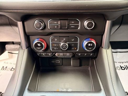Used 2022 GMC Yukon SLT w/ SLT Premium Package AWD/4WD image 33