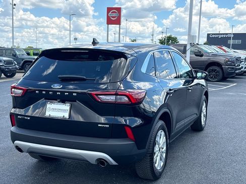Used 2023 Ford Escape Active w/ Tech Pack #1 AWD/4WD image 3