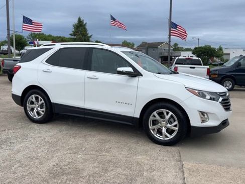 Used 2021 Chevrolet Equinox Premier FWD image 2