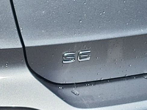 New 2024 Volkswagen Taos SE image 16