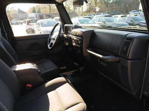 Used 2006 Jeep Wrangler X image 12