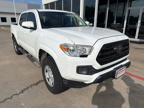 Used 2019 Toyota Tacoma SR w/ SR Convenience Package RWD image 4