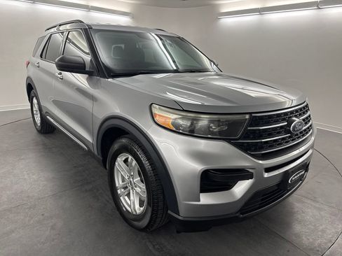 Used 2021 Ford Explorer XLT RWD image 1