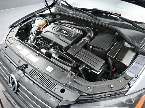 Used 2014 Volkswagen Passat 1.8T Wolfsburg Edition image 43