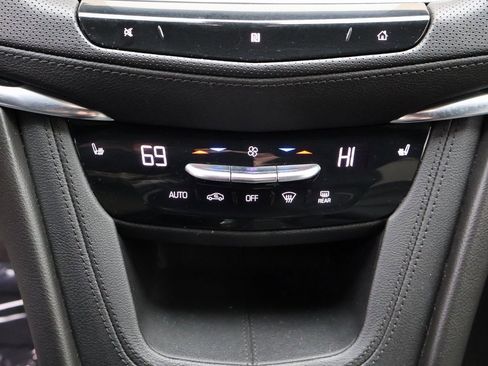 Used 2020 Cadillac XT5 Premium Luxury image 32