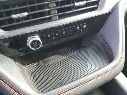 Used 2025 Ford Explorer ST-Line image 22