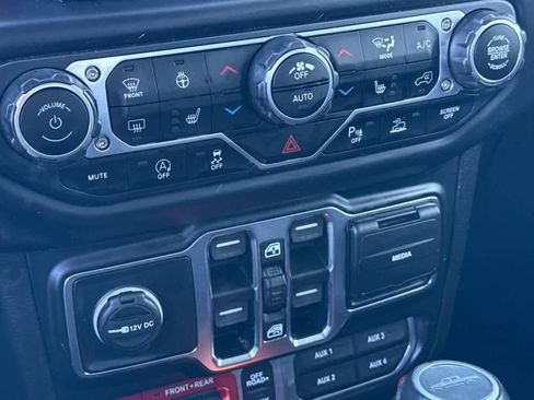 Used 2020 Jeep Gladiator Rubicon image 22