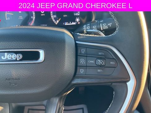 Used 2024 Jeep Grand Cherokee L Altitude image 27