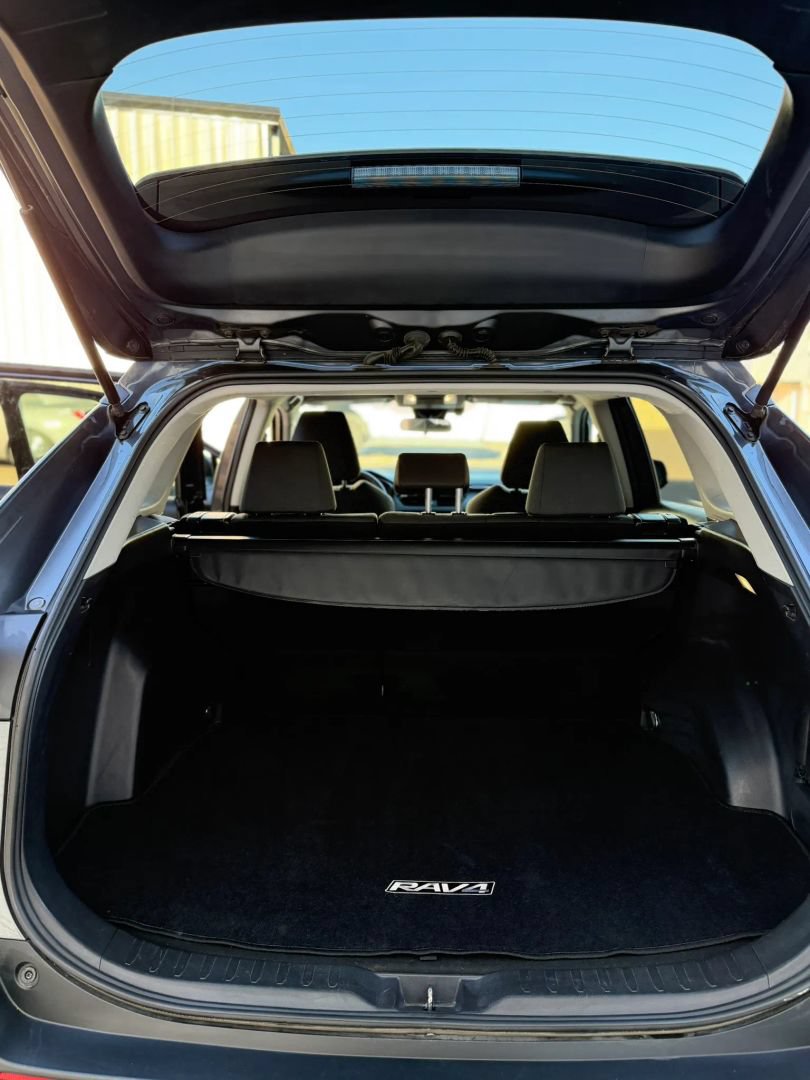 Used 2024 Toyota RAV4 XLE w/ Weather Package AWD/4WD image 36