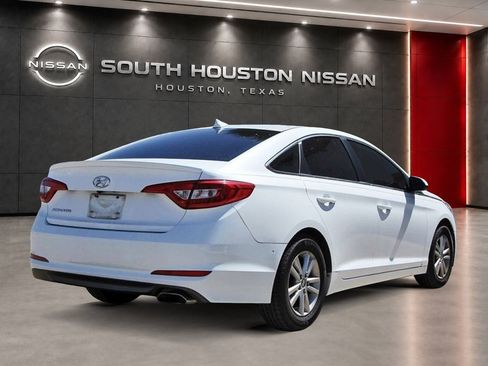 Used 2017 Hyundai Sonata SE FWD image 4